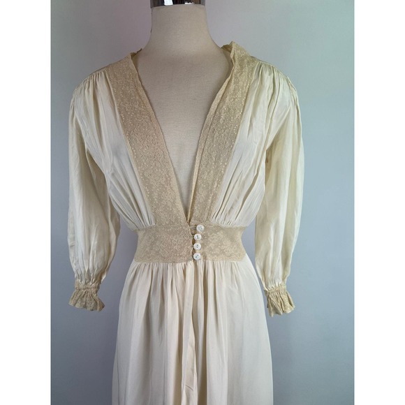 Vintage 1940s Dressing Gown Robe Boudoir Lace Housecoat - Picture 2 of 5